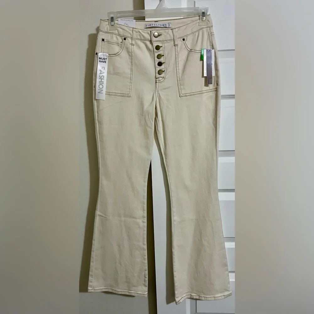 Tinseltown Cream Flare Wide Leg Jeans size 7/ 28 New inseam 32”